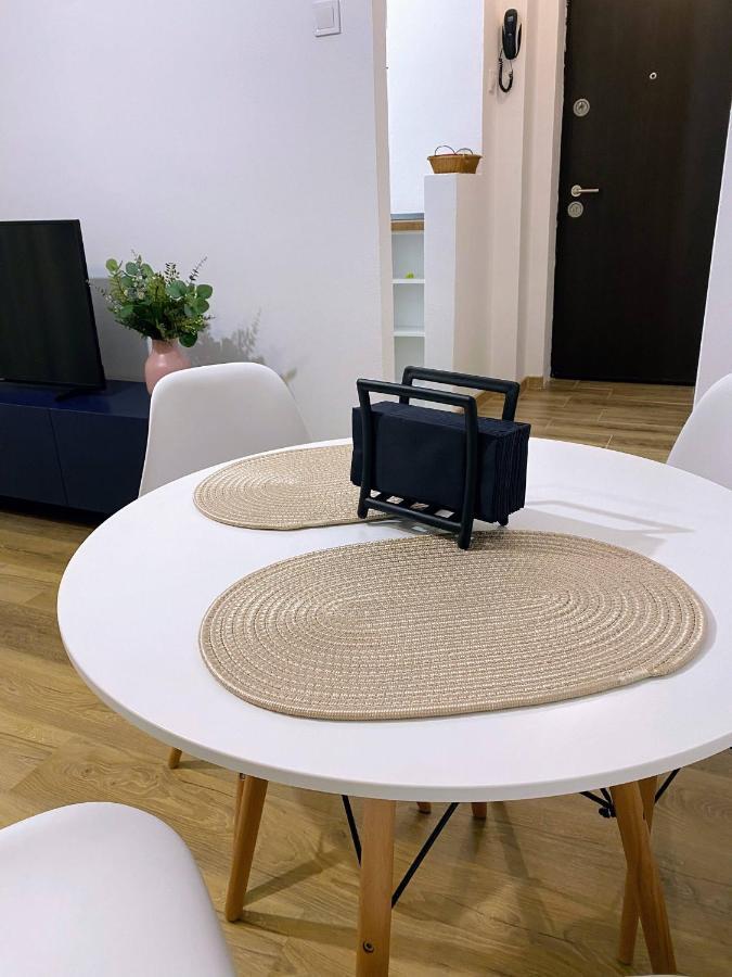 Central Cozy Apartment North Railway St - 4 Min Walk Bucarest Extérieur photo