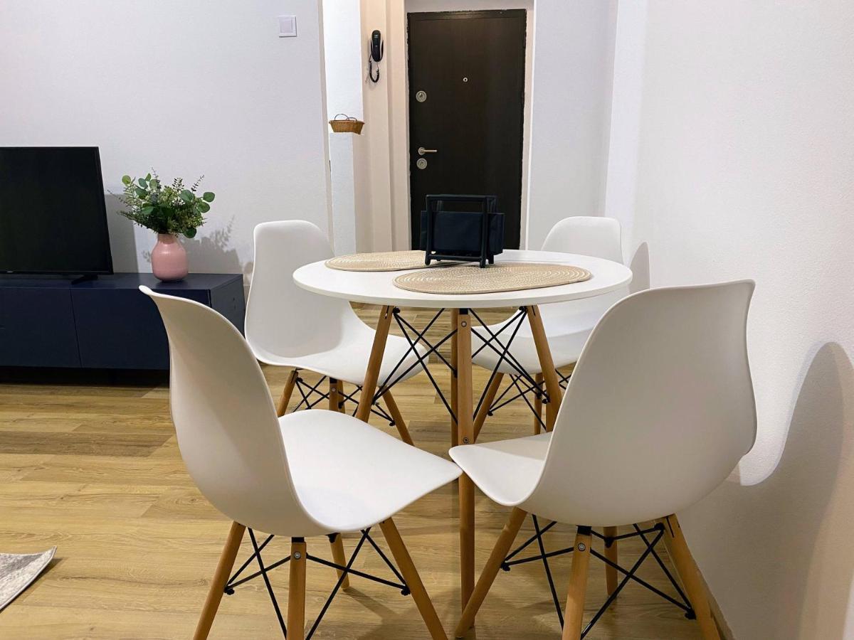 Central Cozy Apartment North Railway St - 4 Min Walk Bucarest Extérieur photo