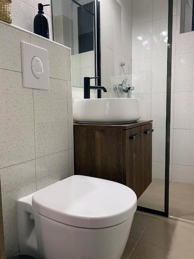 Central Cozy Apartment North Railway St - 4 Min Walk Bucarest Extérieur photo