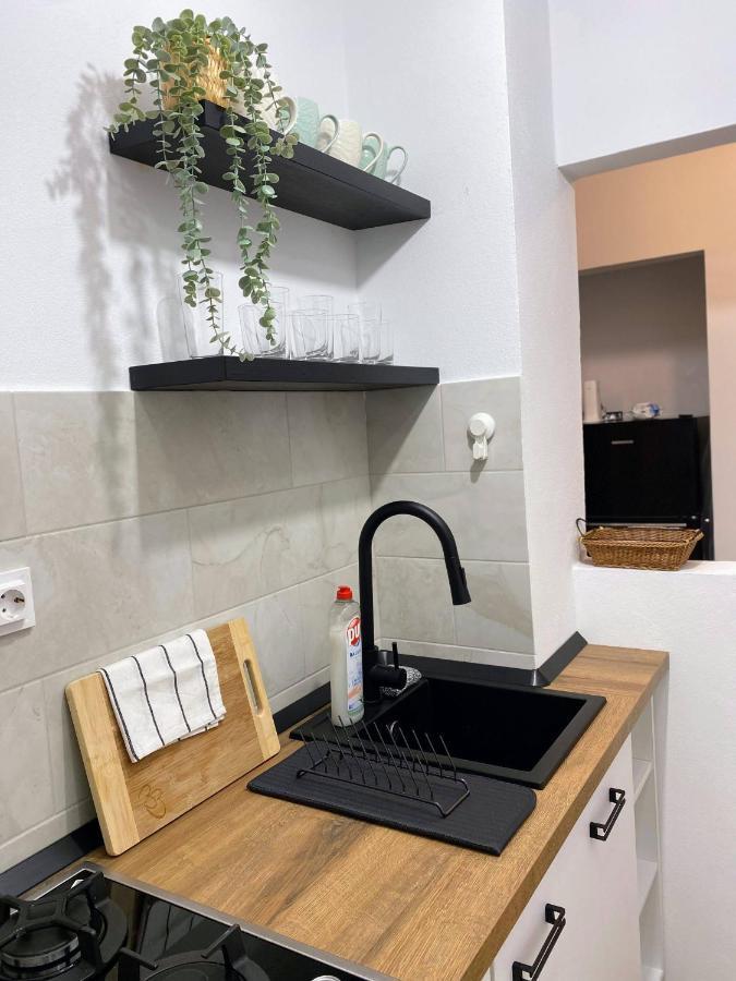 Central Cozy Apartment North Railway St - 4 Min Walk Bucarest Extérieur photo